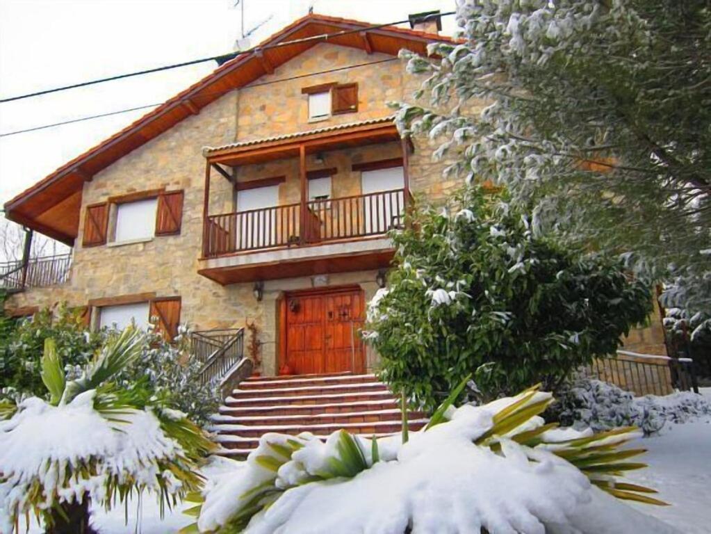 La Casona De Collado Pensionat Hoyos del Collado Exteriör bild