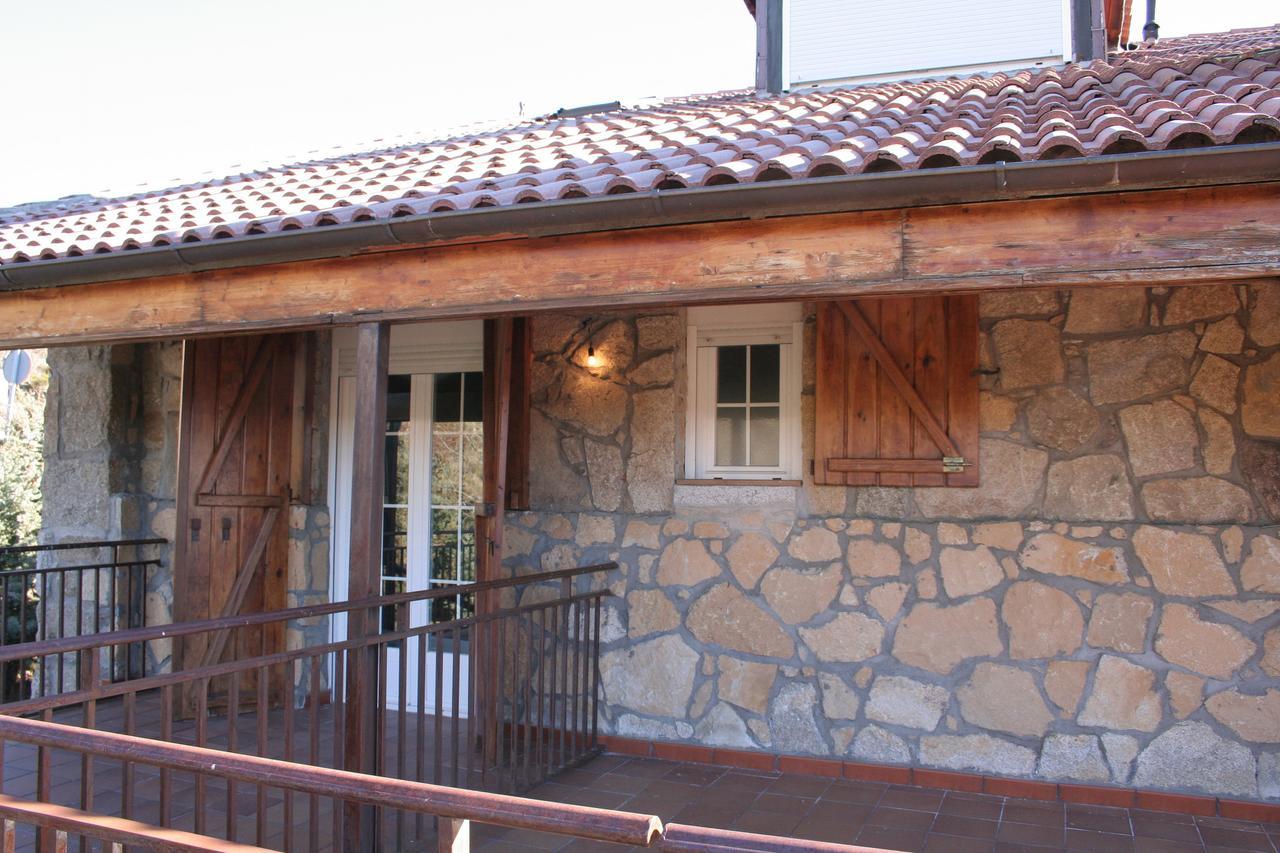 La Casona De Collado Pensionat Hoyos del Collado Exteriör bild