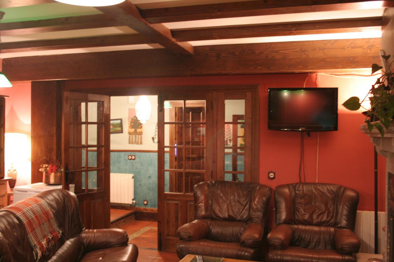La Casona De Collado Pensionat Hoyos del Collado Exteriör bild