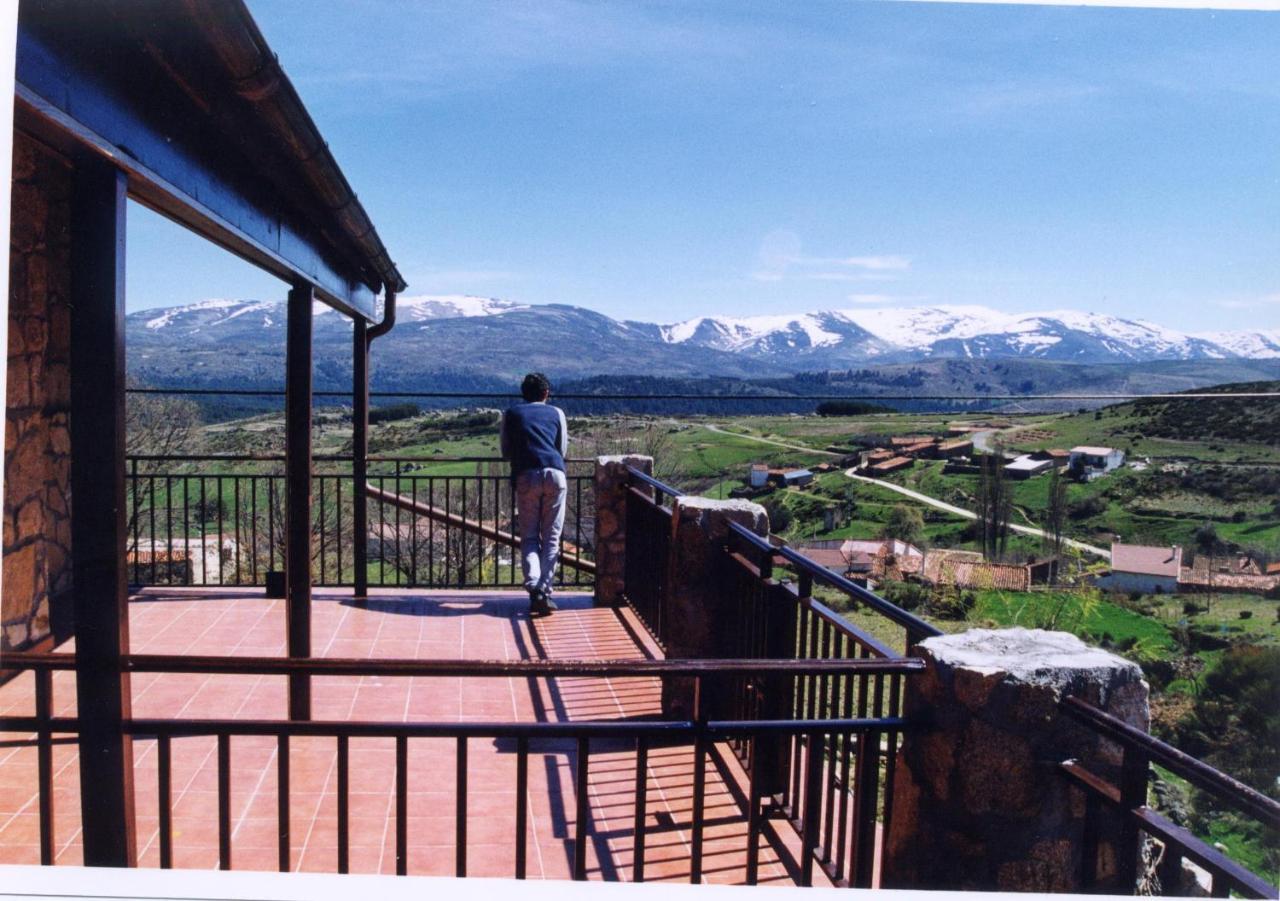 La Casona De Collado Pensionat Hoyos del Collado Exteriör bild